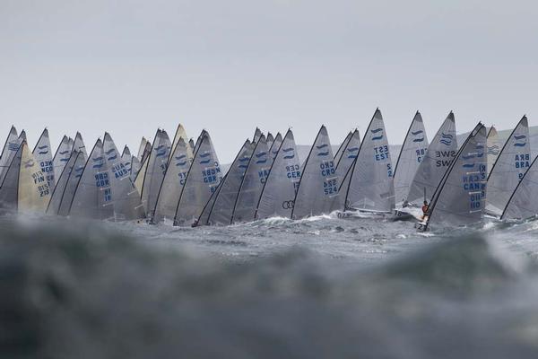 The Finn's encountered the polar opposite weather to yesterday's mill pond, stormy weather with swell up to 3m in height. 